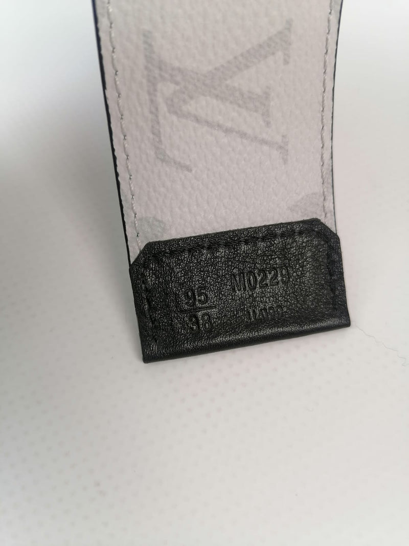 Louis Vuitton LV Line 40mm Reversible Belt Grey Monogram Canvas. Size 100 cm