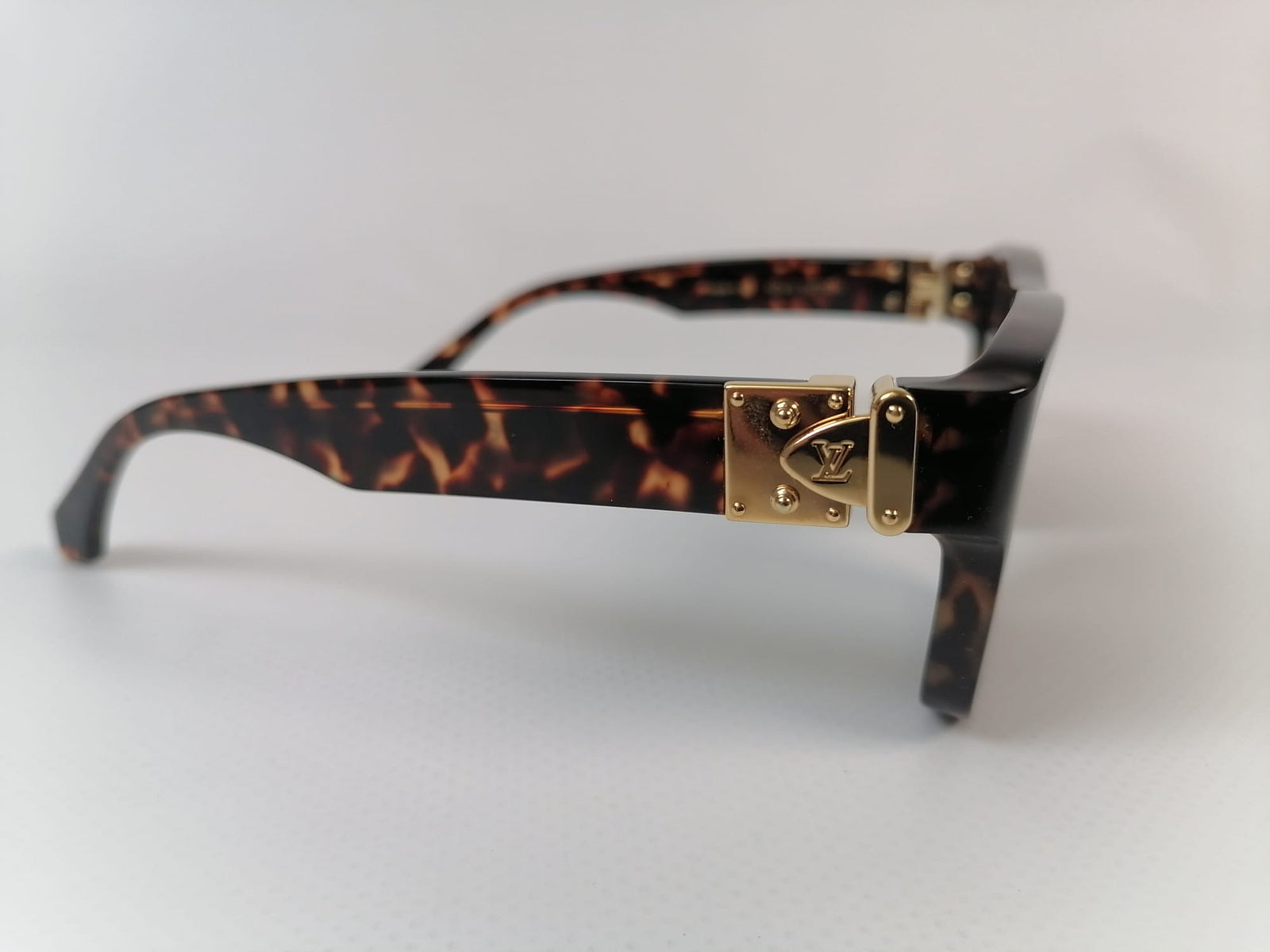 Louis Vuitton Men's Brown Acetate LV City Tortoise E Sunglasses