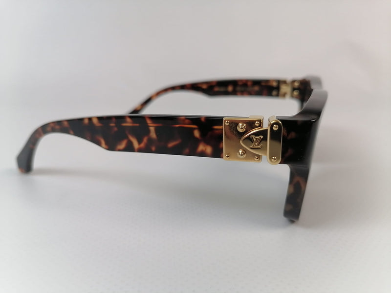Louis Vuitton® 1.1 Millionaires Sunglasses Black. Size E
