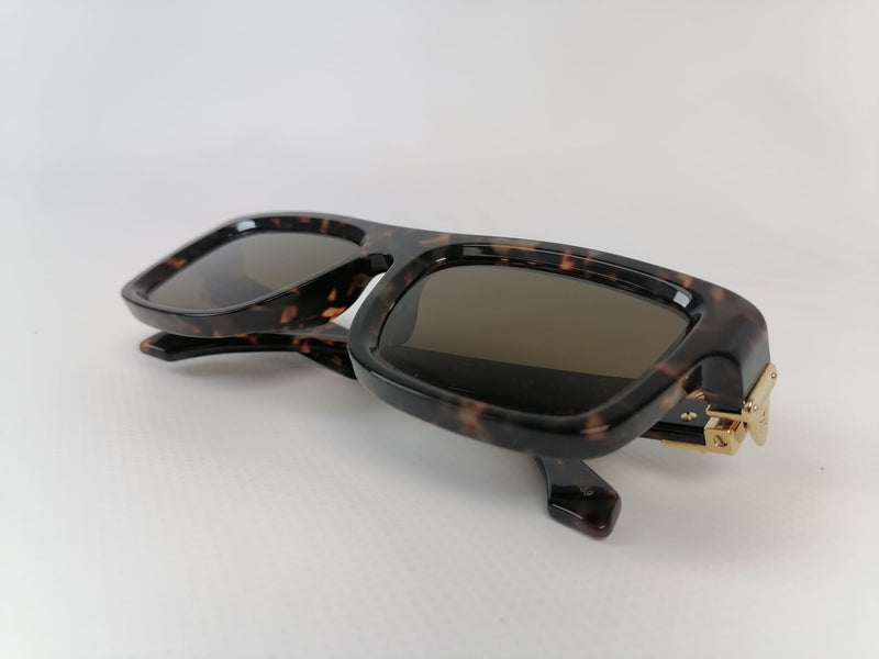 LOUIS VUITTON Sunglasses LV edge Cat eye Dark tortoise Z1474E
