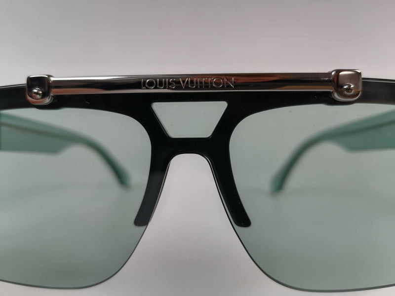 Louis Vuitton Men's Graphite Green LV Show Sunglasses Z1195W – Luxuria & Co.