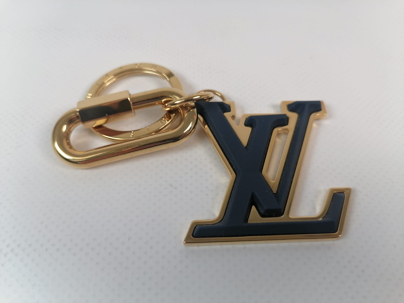 Louis Vuitton Navy LV Soft Bag Charm & Key Holder M68299 – Luxuria