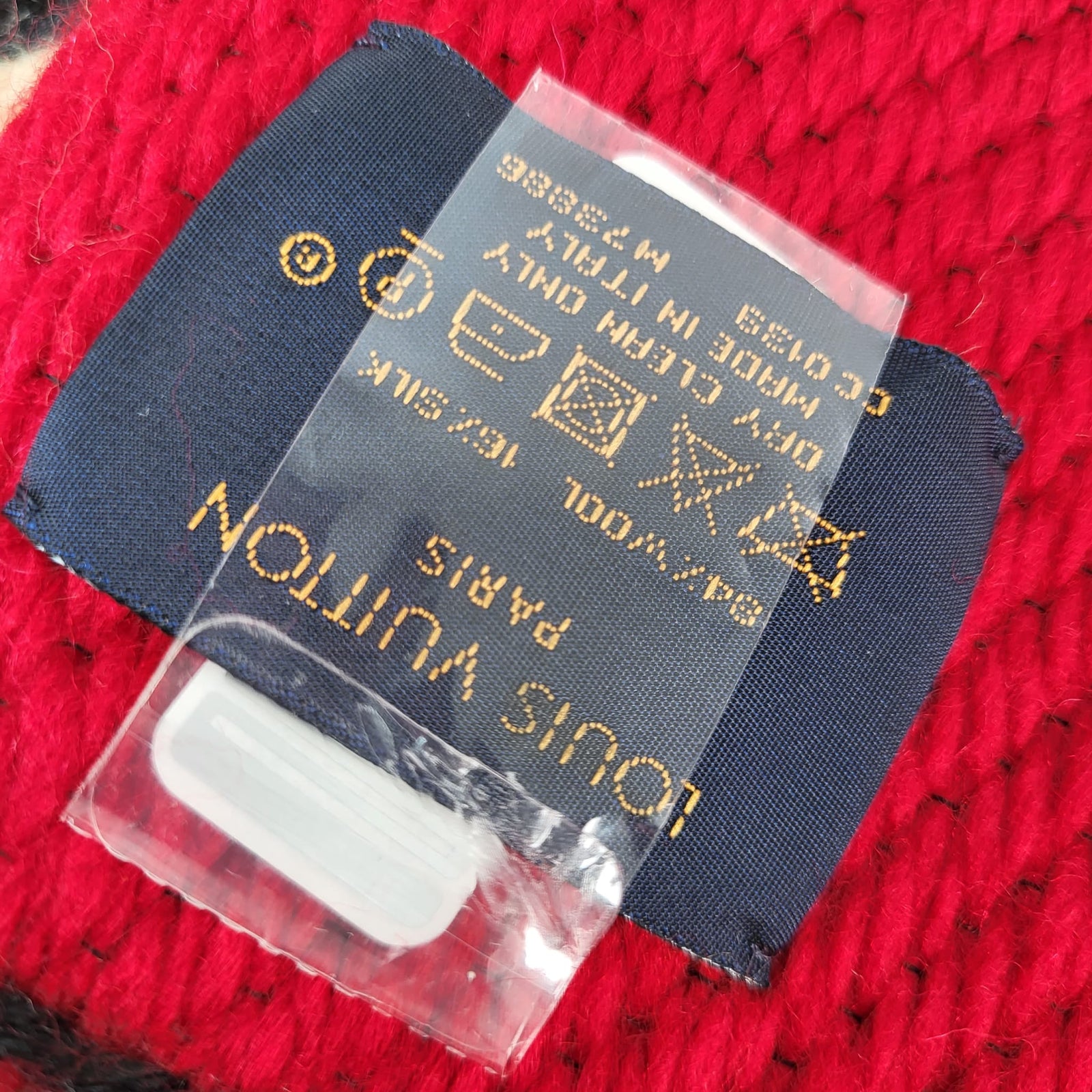 ルイヴィトン　スカーフ Louis Vuitton Women's Beige & Red Wool Silk Logomania Duo