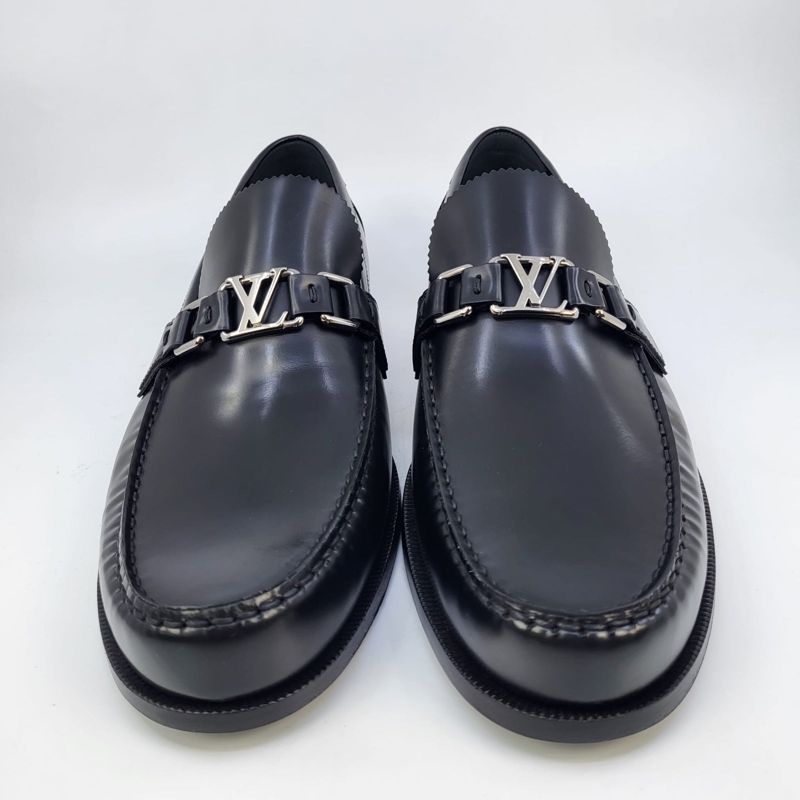 Louis Vuitton Men's Black Leather Major Loafer – Luxuria & Co.