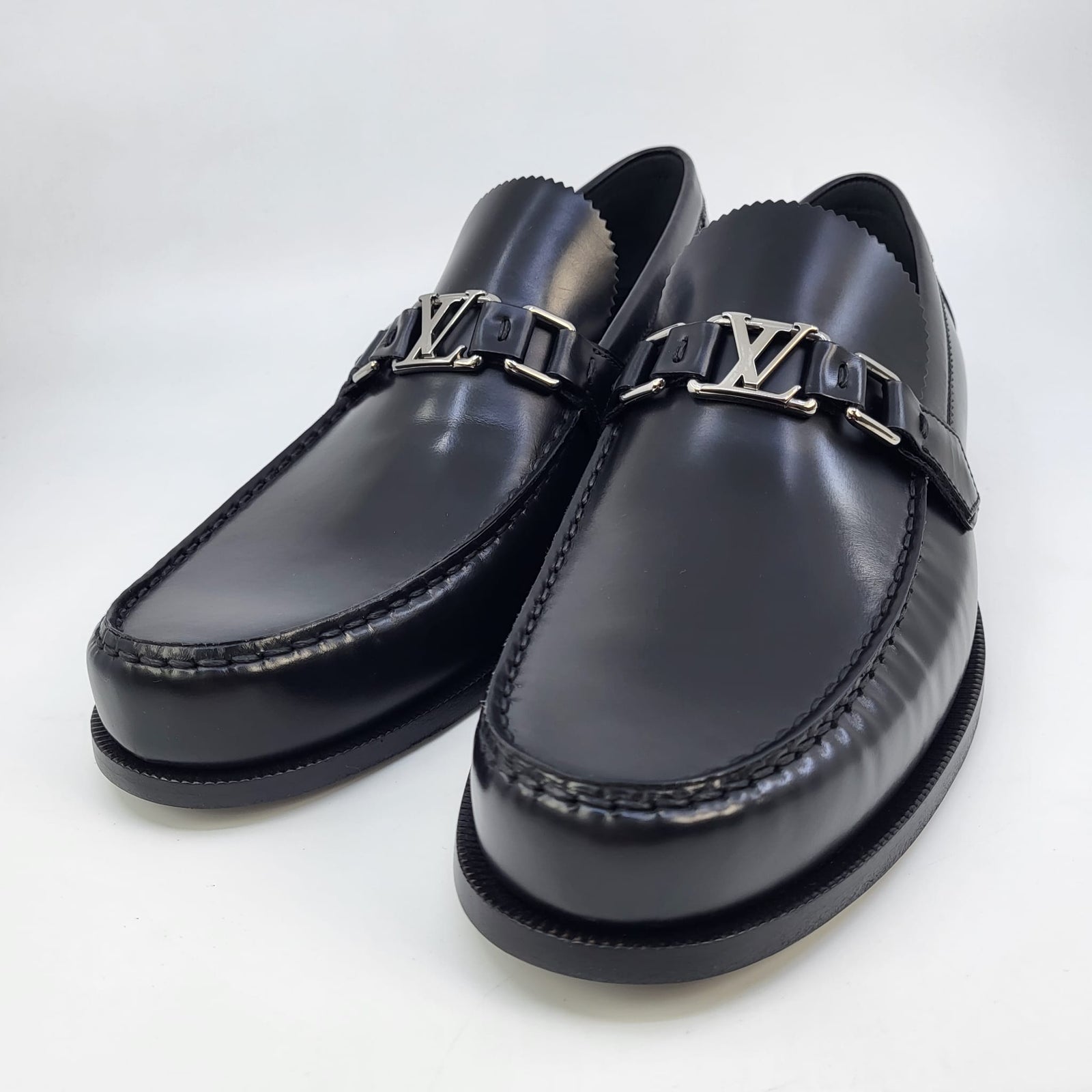 LOUIS VUITTON / ローファー/M/BLK/レザー Louis Vuitton Men's Black Leather Major Loafer – Luxuria & Co.