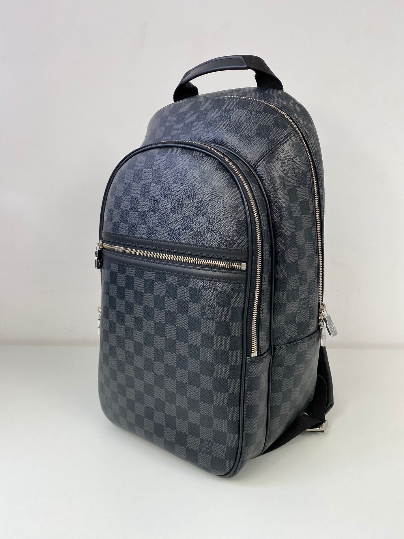 louis vuitton blue michael backpack Louis Vuitton Men's Michael Backpack Damier Graphite N40310 – Luxuria & Co