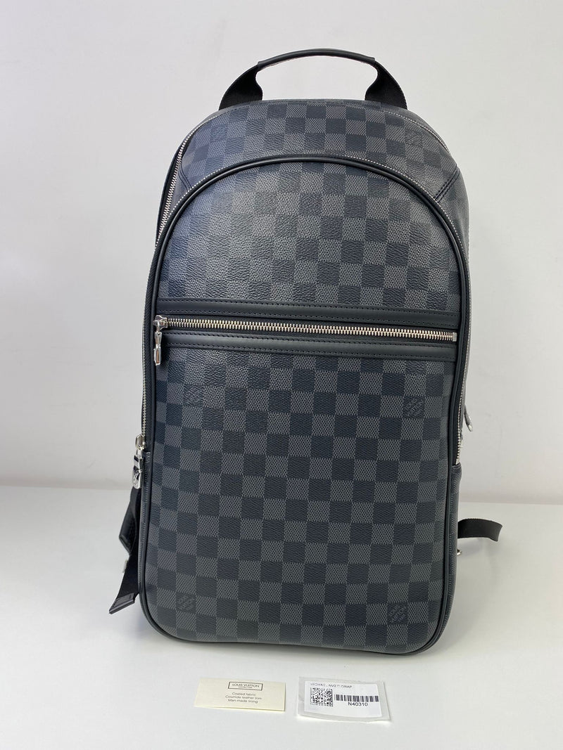 black louis vuitton backpack replica Lockme Mini Gold Hardware Coco Approved Studio The house craftsmanship is evident in the rounded leather corners and ultra Louis Vuitton Aerogram Fastline Backpack