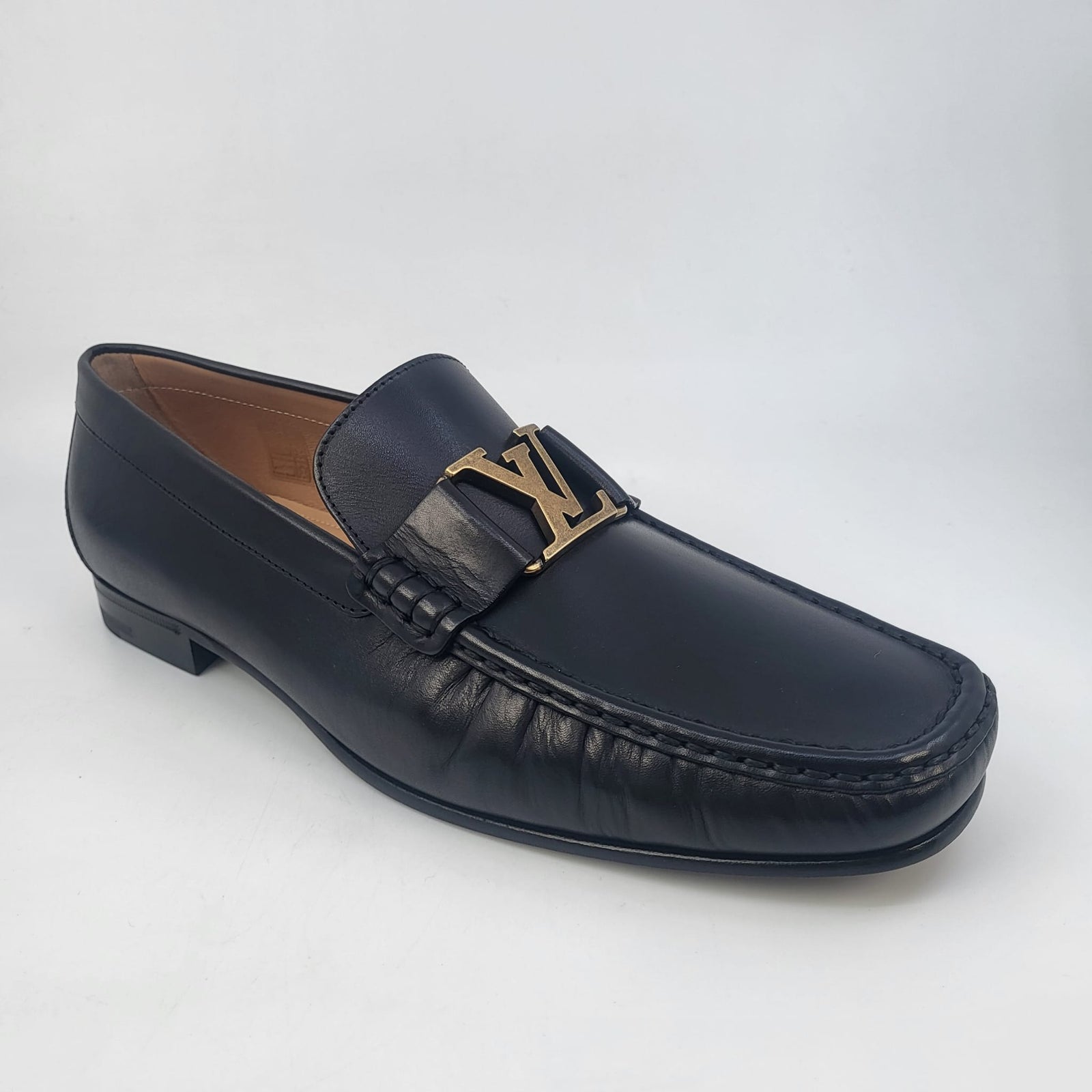 Louis Vuitton Men's Black Leather Montaigne Loafer – Luxuria & Co.