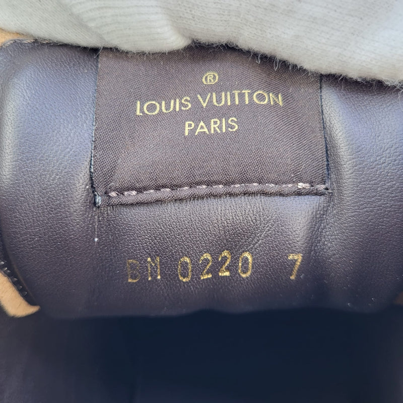 Louis Vuitton LV7.5 MENS US 8.5 Monogram x Nubuck Oberkampf Ankle