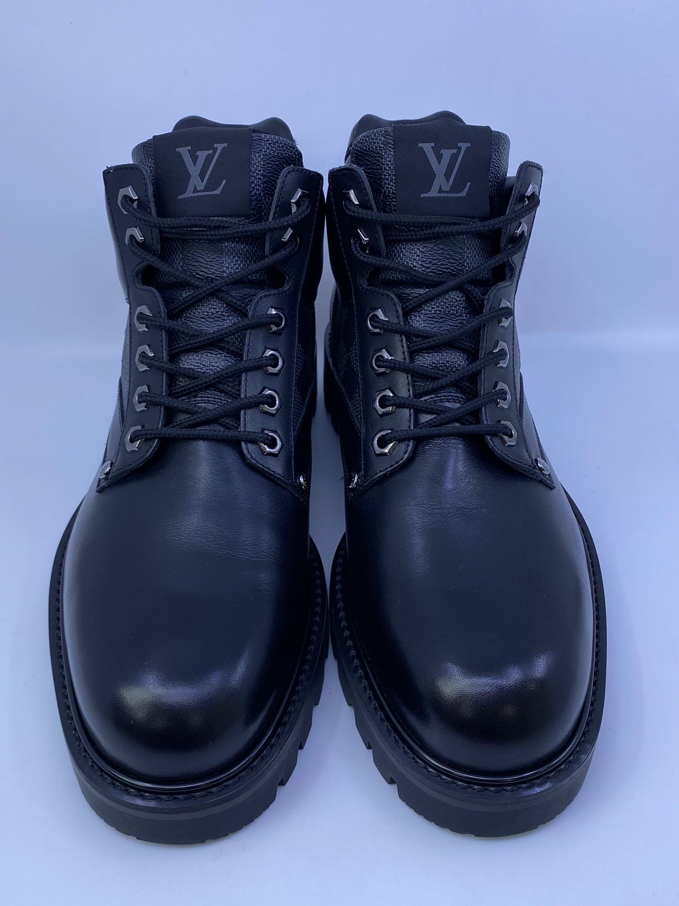Louis Vuitton Men's Black Leather Oberkampf Ankle Boot – Luxuria & Co.