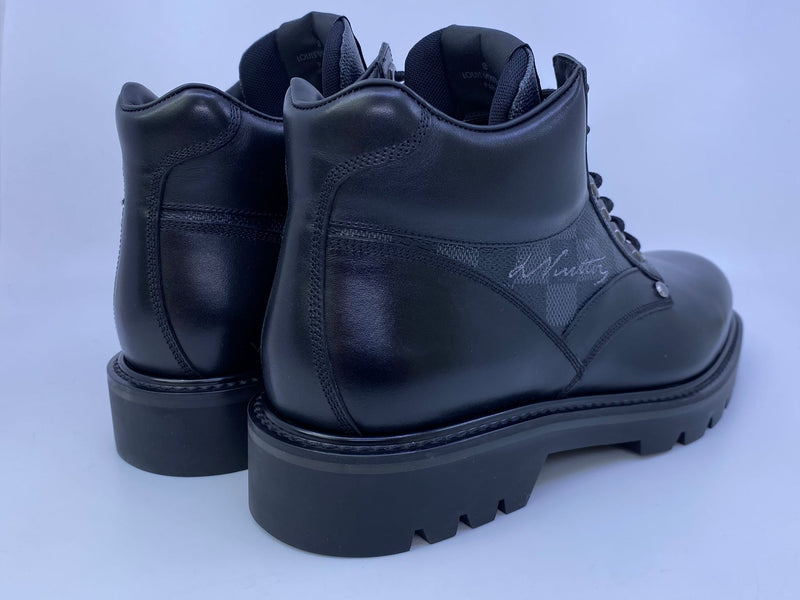 Louis Vuitton Black Leather Buckle Detail Platform Combat Ankle Boots Size  37 at 1stDibs