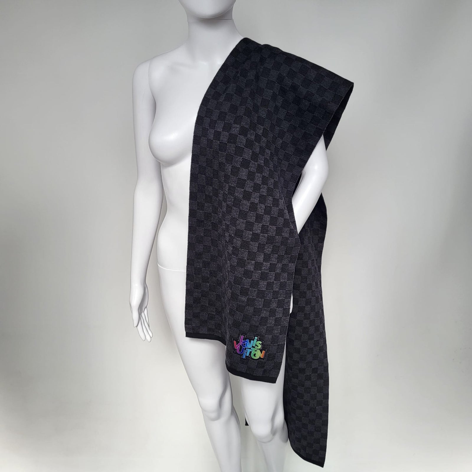 Louis Vuitton Men's 100% Wool Rain Damier Graphite Scarf M76042