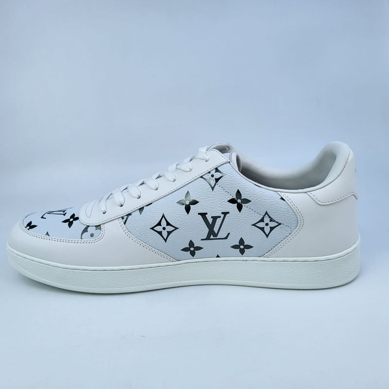 LOUIS VUITTON Calfskin Monogram Mens Rivoli Sneakers 9 White Black 1203011