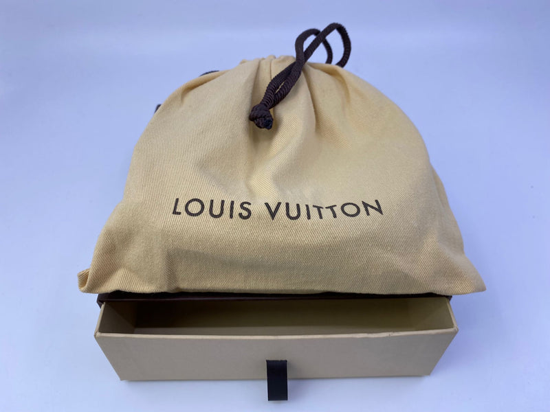 Louis Vuitton mens petit damier grey hat. 100% authentic