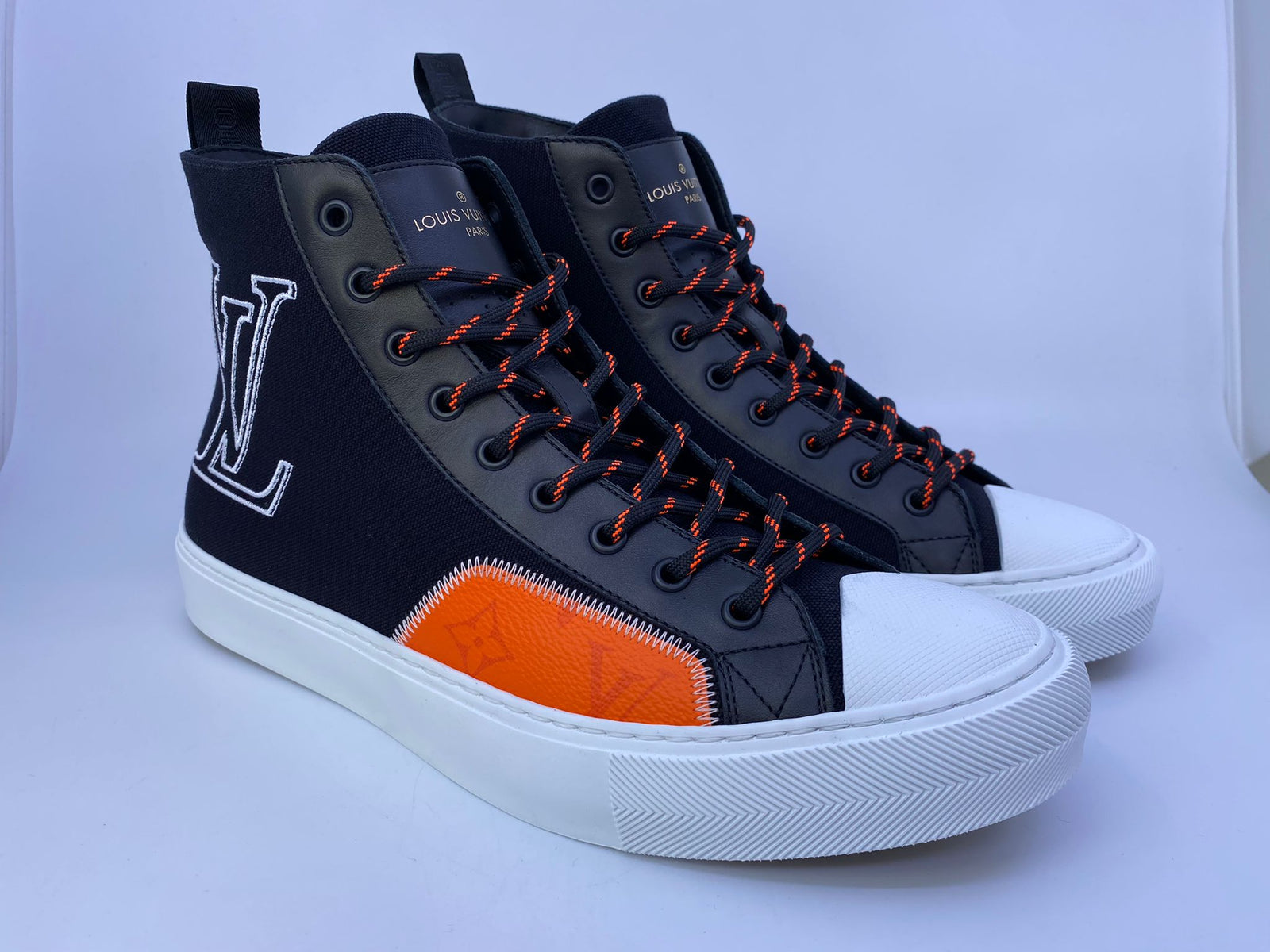 スニーカー LOUIS VUITTON TATOO SNEAKER BOOT 8 Louis Vuitton Men's Black Canvas Tattoo Sneaker Boot – Luxuria & Co.