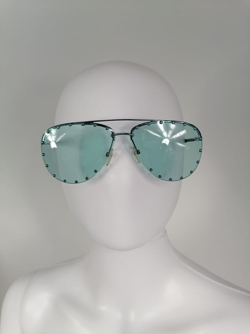 Louis Vuitton reflective logo wayfarer sunglasses.