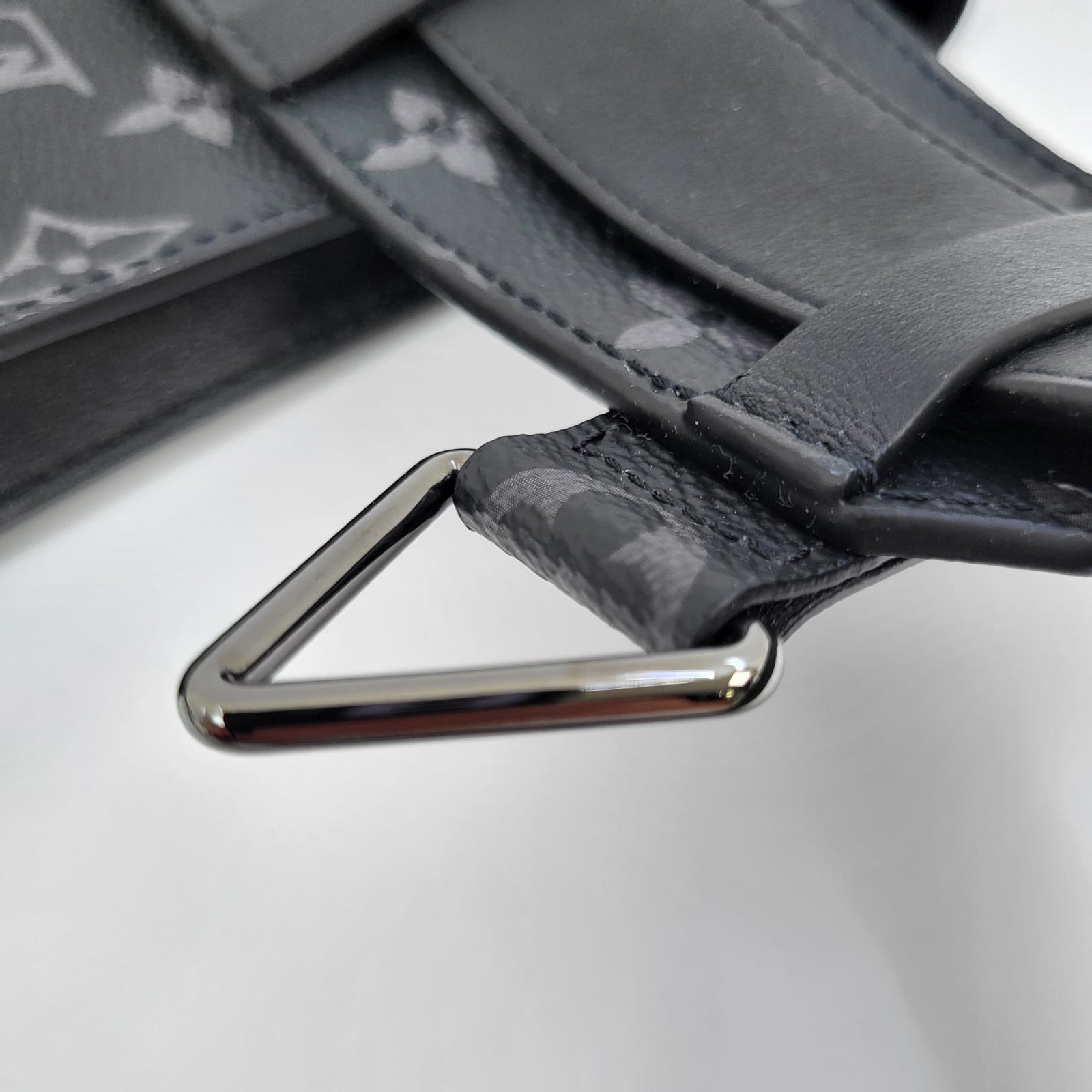 Louis Vuitton Men's Utility 35 MM Belt Monogram Eclipse M0235Q