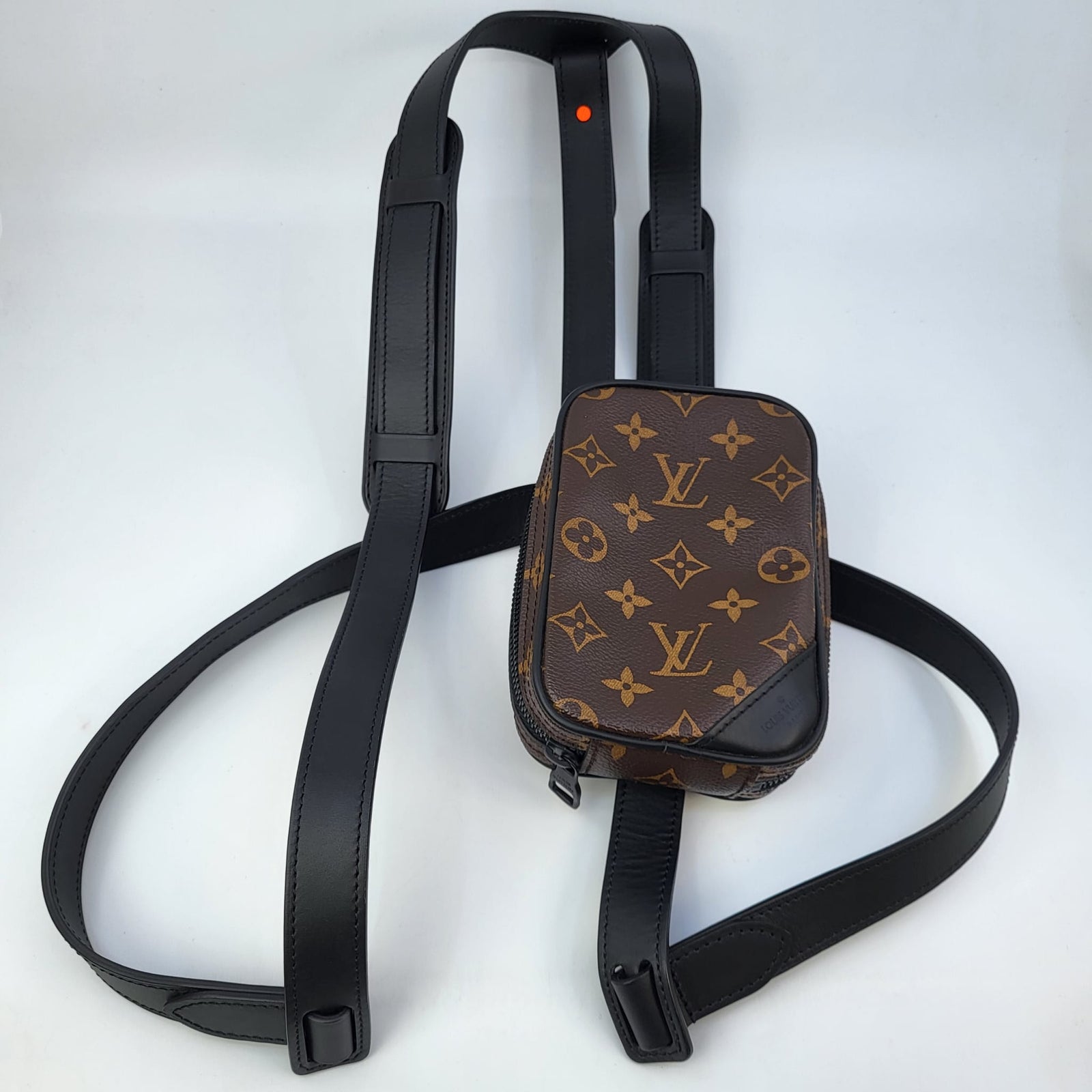 LOUIS VUITTON◆ユティリティハーネスバッグ_モノグラム・ソーラーレイ LOUIS VUITTON - ルイヴィトン モノグラム ソーラーレイ ユティリティ