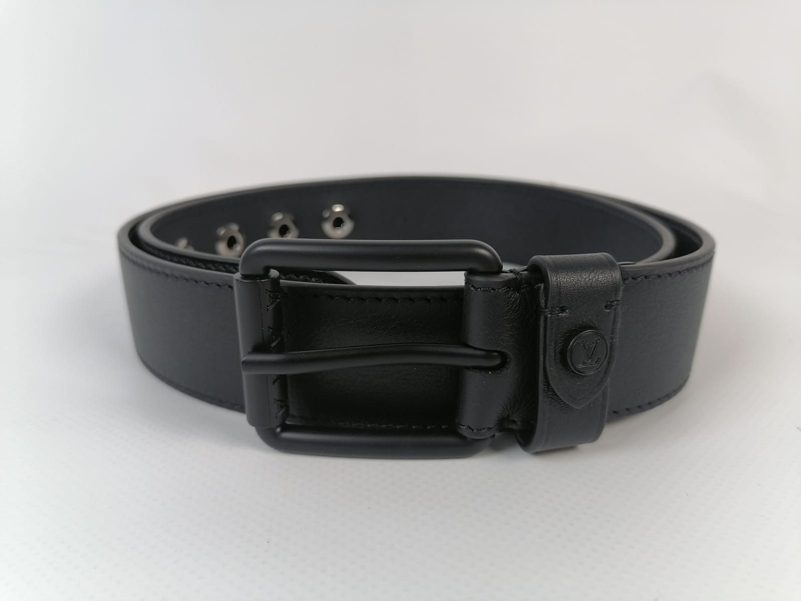 Louis Vuitton Men's Black Leather Voyager 35 MM Belt MP046V