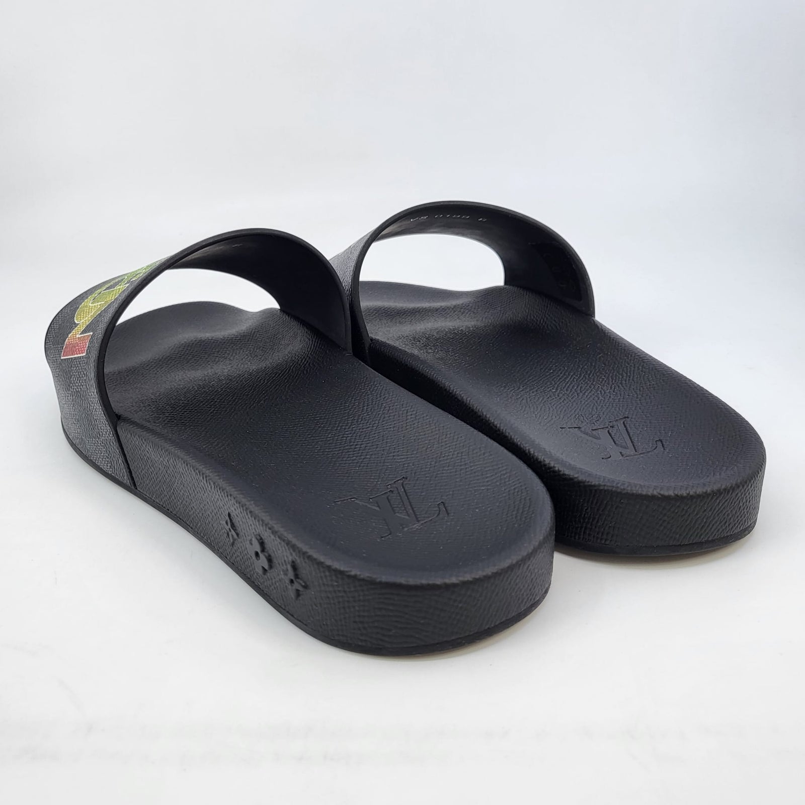 Louis Vuitton Damier Graphite men\'s Waterfront slides Size 9 Men’s Louis Vuitton Waterfront Size 43 Black Damier Rubber Flat  main image 2