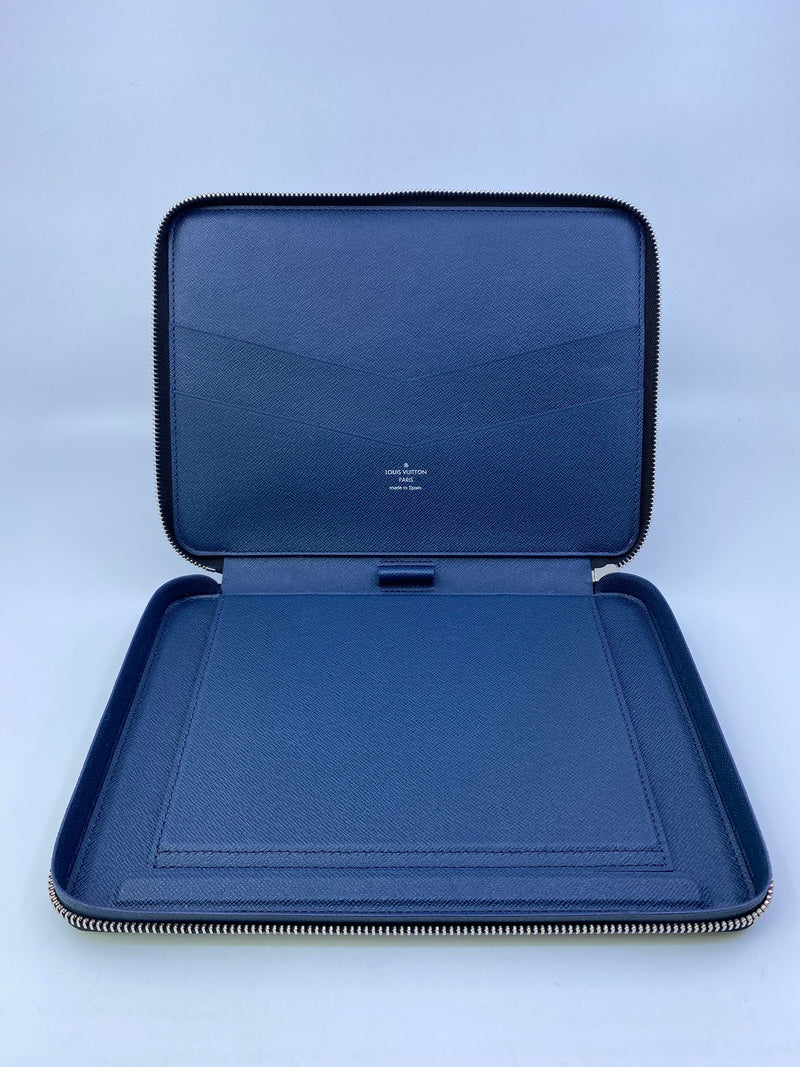 Louis Vuitton Monogram Hardcase Ipad Air Case M48253 – Luxuria & Co.