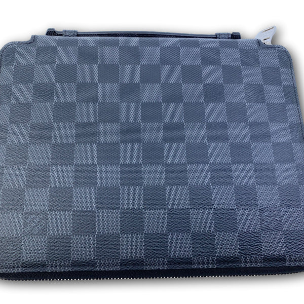 Louis Vuitton Damier Graphite Canvas iPad Essential Case – Luxuria & Co.