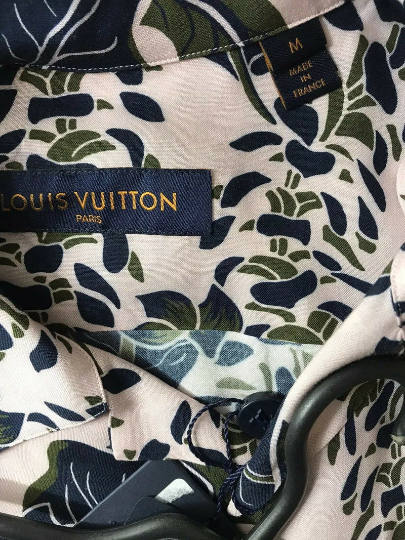 Louis Vuitton Men's Pink Navy Hawaiian Shirt – Luxuria & Co.