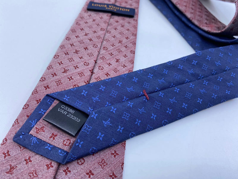 Louis Vuitton Men's Royal Blue 100% Silk Monogram Tie – Luxuria