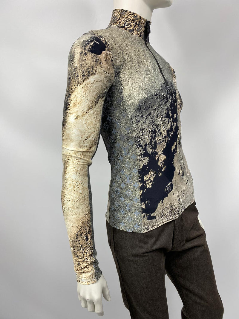Louis Vuitton Men's Brown Polyamide Elastane Half Zip Reflective Monogram  Pullover Sweater – Luxuria & Co.