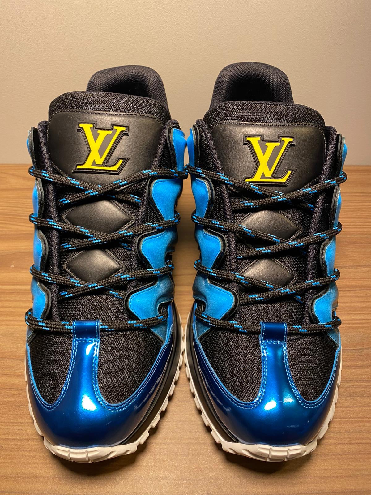 LOUIS VUITTON ジョンク・ダミエカラーズ バングル 青 114 Louis Vuitton Men's Blue & Black Leather Zig Zag Sneaker – Luxuria