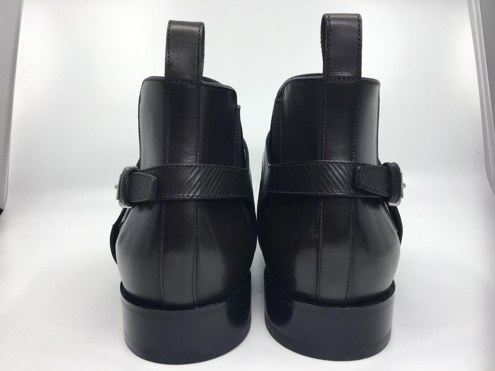 Louis Vuitton Black Leather Greenwich Ankle Boots Size 12 Louis Vuitton Leather Upper Ankle Boots for Men for Sale  main image 2