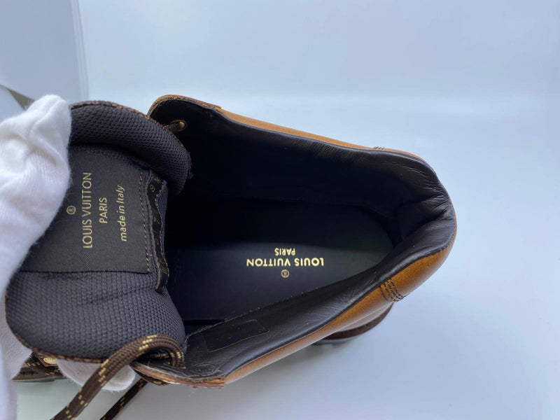 Louis Vuitton Nba Oberkampf Suede Ankle Boots Bm0280 mens