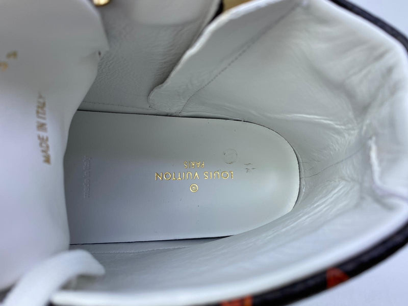 Louis Vuitton Women's Monogram Canvas Catogram Stellar Sneaker Boot –  Luxuria & Co.