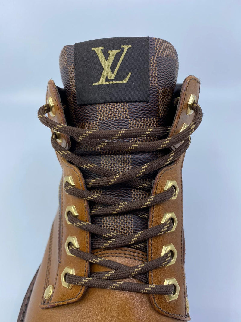 Women Louis Vuitton Monogram Laureate Platform Desert Combat Boots Size 38.5