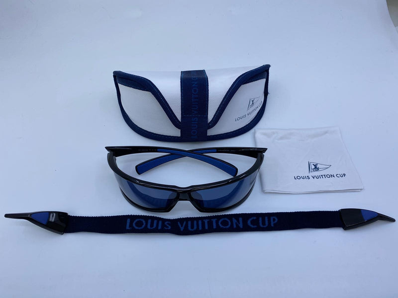 Louis Vuitton Men's Black & Blue Louis Vuitton Cup Sunglasses M80715 –  Luxuria & Co.