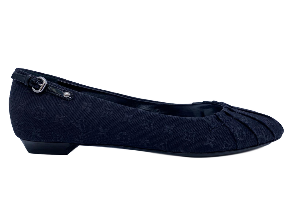 Louis Vuitton Blue Denim Monogram Thong Buckle Detail Sandals Size 37.5  Louis Vuitton
