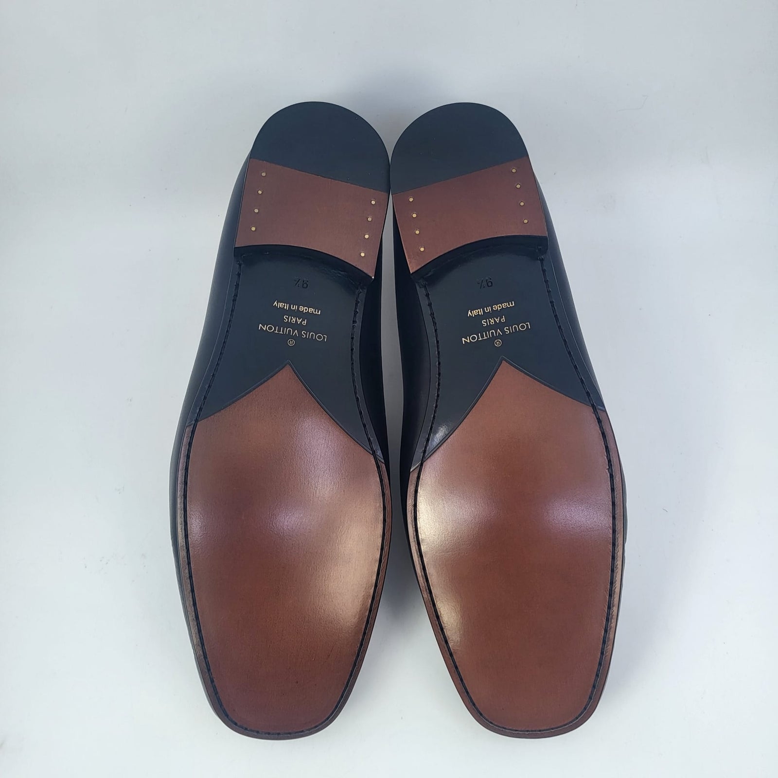 LOUIS VUITTON Made in Italy OXFORDS - worn once - Size 8 US LV Oxford Loafer - Men - Shoes | LOUIS VUITTON ® main image 4